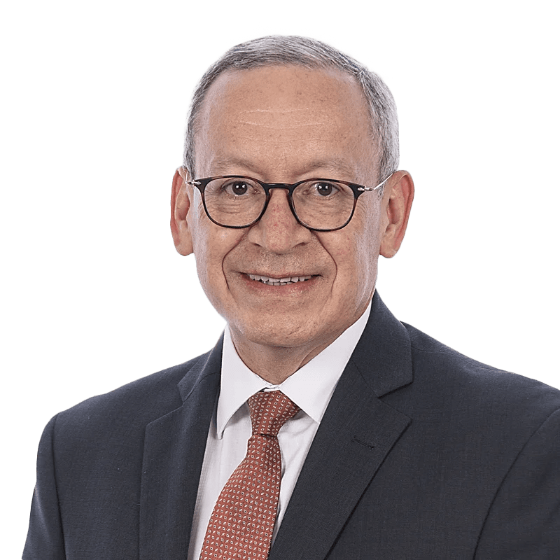 Doctor Camilo Andrés Turriago Pérez, médico especialista en radiología e Fotoología en LaCardio, foto en bata médica - LaCardio - Camilo Andres Turriago Perez