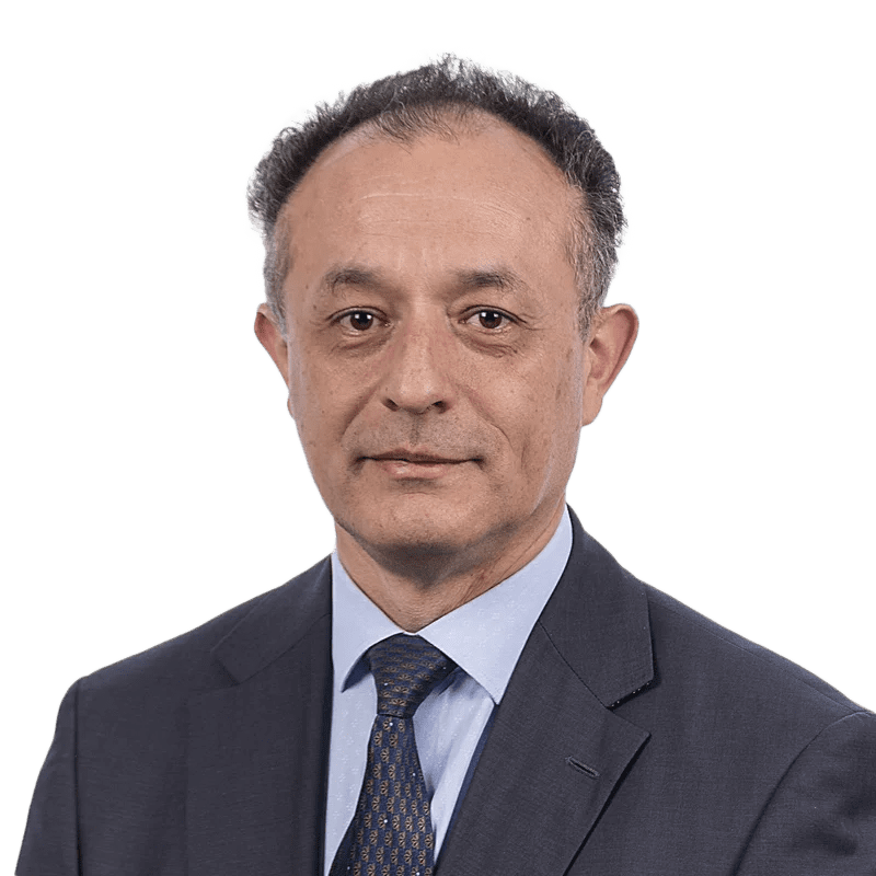 Ismael Enrique Rincón Franco, cardiólogo en LaCardio, en un entorno clínico con equipo especializado para evaluación - LaCardio - Ismael Enrique Rincon Franco