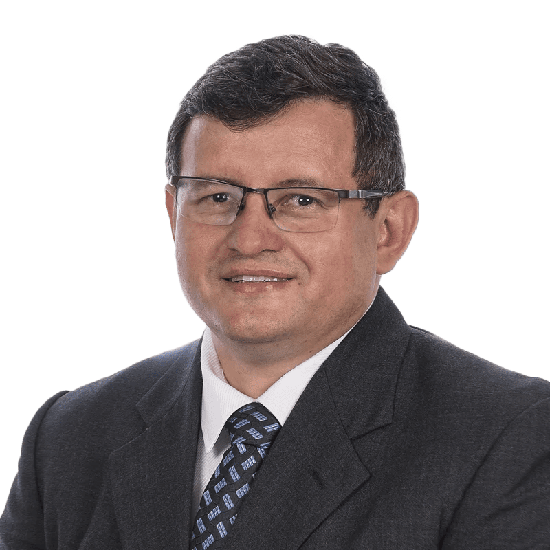 Dr. Jairo Gallo-Díaz, cardiólogo en LaCardio, consultando con un paciente sobre temas de salud cardiovascular - LaCardio - Jairo Gallo Diaz