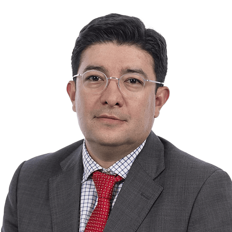 Stephania Peña Hernández, médico de LaCardio, en un entorno clínico con equipo especializado para atención en cardiología - LaCardio - Juan Manuel Sierra La Rotta