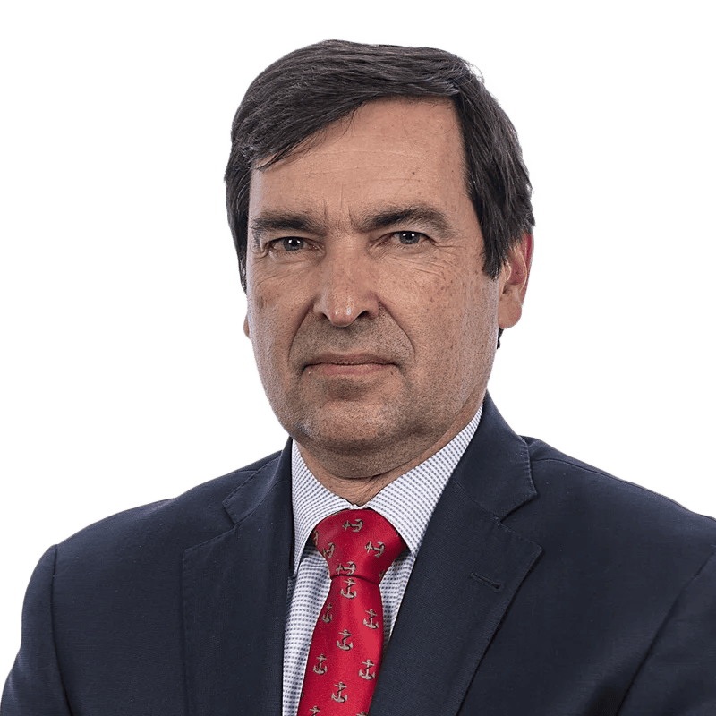 Mauricio Durán Silva, neumólogo en LaCardio, en un consultorio con equipo especializado en enfermedades respiratorias - LaCardio - Mauricio Duran Silva