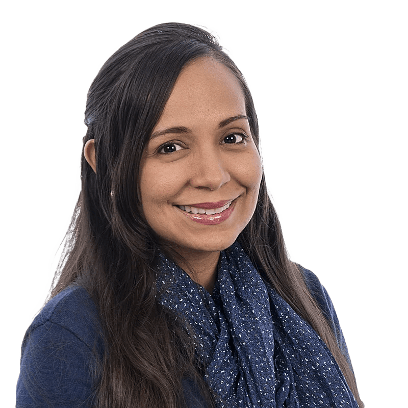 Sandra Milena Del Toro López, médico en LaCardio, en un consultorio con equipo médico especializado en cardiología - LaCardio - Sandra Milena Del Toro Lopez