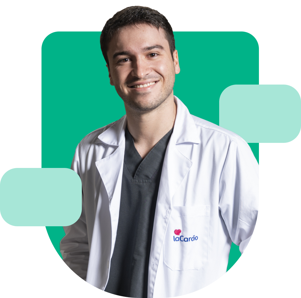 Doctor que representa innovación en servicios de salud cardiovascular en Fundación Cardioinfantil. - w-100